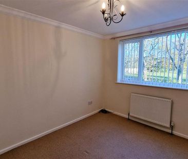 3 bedroom detached house to rent - Photo 4