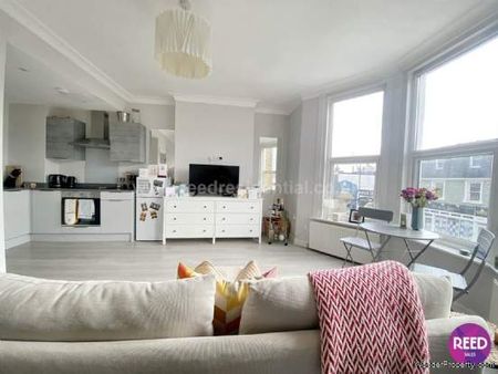 1 bedroom property to rent in Leigh On Sea - Photo 2