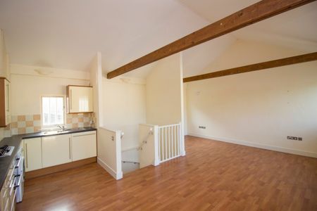 2 Bedroom Property to Let in the Heart of Clare - Photo 2