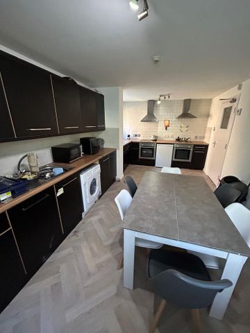 1 bedroom in a house share to rent - Photo 5