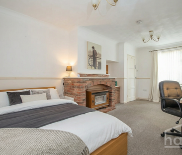 4 bedroom terraced house to rent - Photo 1