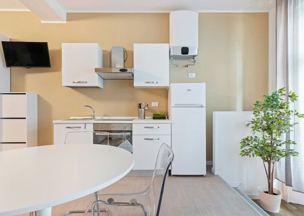 Via Luciano Manara, Milan, Lombardy 20122