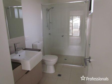 10/1 Ringuet Close, Glen Eden QLD 4680 - Photo 2