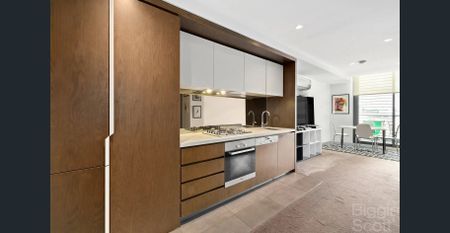 Contemporary Apartment With Riverside Views And Only Moments From The Yarra - Photo 3