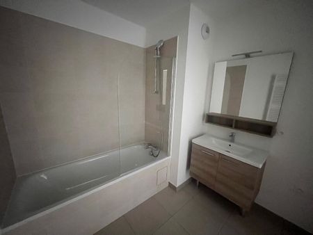 location Appartement T3 DE 68.6m² À BOBIGNY - Photo 3