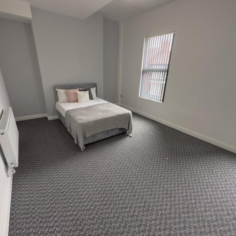 1 bedroom in a house share to rent - Photo 1