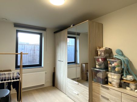 INSTAPKLAAR APPARTEMENT IN CENTRUM VAN PITTEM inclusief STAANPLAATS EN GARAGEBOX!! - Foto 2