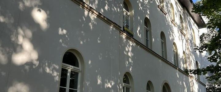 Zentrumnahe 2-Raumwohnung mit Blick ins Grüne, EBK, gr. Balkon, Stellplatz - Photo 1