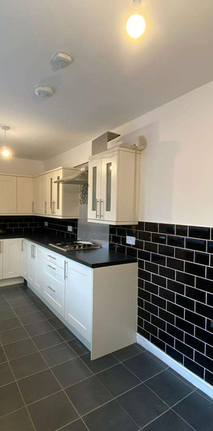 Milnrow Road Room 1 - Photo 1