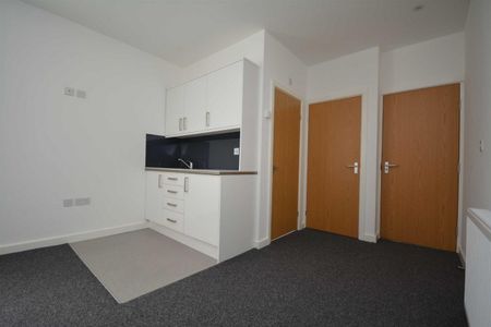 1 bed Flat for Rent - Photo 2