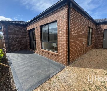 “Spacious 4-Bedroom Family Home in Harpley Estate - Werribee” - Photo 3