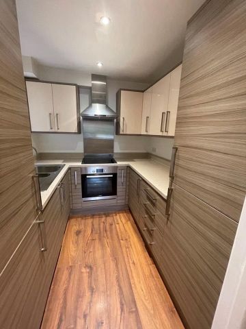 1 Bed Flat, The Mall, W5 - Photo 4