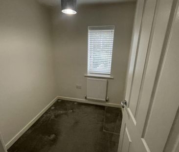 3 bedroom semi-detached house to rent - Photo 6