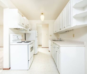 Lauren Manor - Photo 2