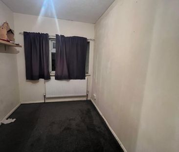 2 Bed Semi-Detached House, Biscot Road, LU3 - Photo 3