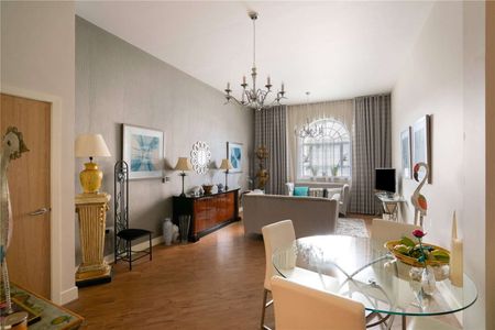 Harbourside Apartment in Iconic Purifier House  Furnished with Parking - Photo 2