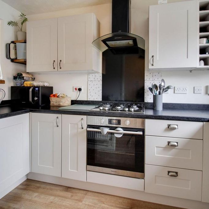 2 bedroom terraced house to rent - Photo 1