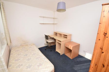 6 bedroom end of terrace house to rent - Photo 3