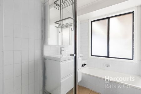 Family Home in Unbeatable Location! - Photo 3