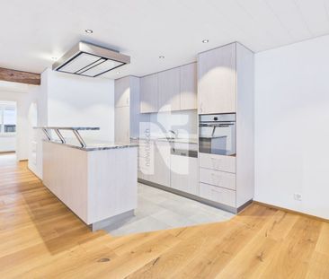 Liebevoll renovierte 2.5-Zimmer-Wohnung mit rustikalem Charme und B... - Photo 2