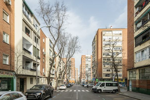 Calle de Sarria, Madrid, Community of Madrid 28029 - Photo 1