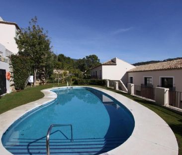 4 Bedroom Townhouse For Rent in Benahavís, Málaga - Photo 4