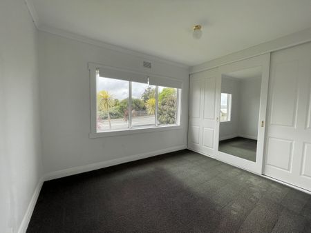 Enjoy, Living Here! - Photo 2