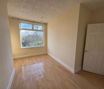 2 Bed Terraced House, Warrels Grove, LS13 - Photo 3