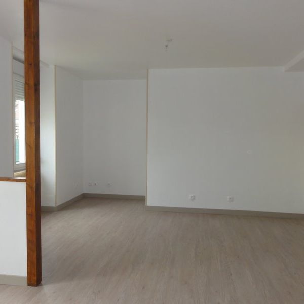 Location Appartement 4 pièces 88m² LE CREUSOT 71200 - Photo 1