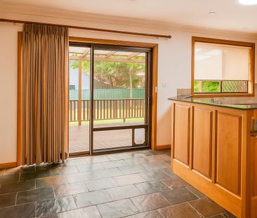 Spacious Family Home in Prime Carlingford West Catchment - Photo 2