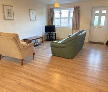 2 bedroom end of terrace house to rent - Photo 1