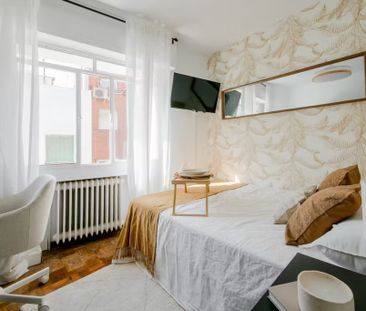 Calle de Leñeros, Madrid, Community of Madrid 28039 - Photo 4