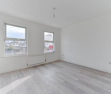 4 bedroom terraced house to rent - Photo 5