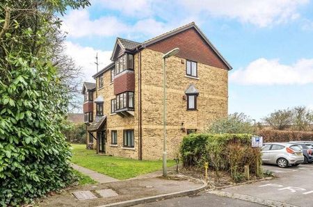 Woking, GU22 - Photo 2