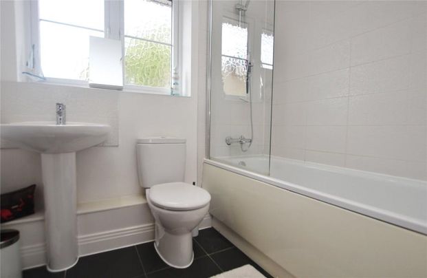 3 bedroom semi-detached house to rent - Photo 1
