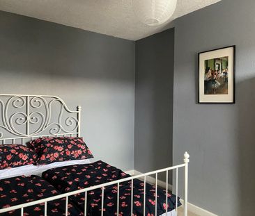 4 bedroom house - Photo 3