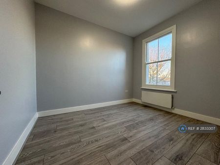 4 bedroom terraced house to rent - Photo 5