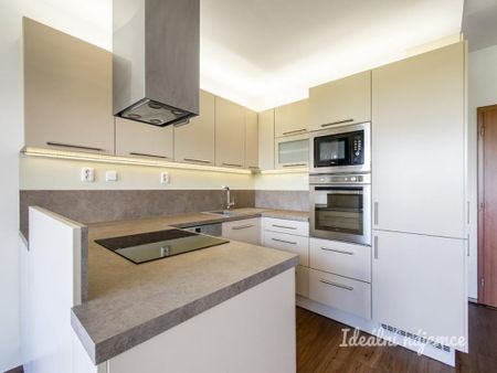 Pronájem bytu 3+kk 66 m2 - Fotografie 5