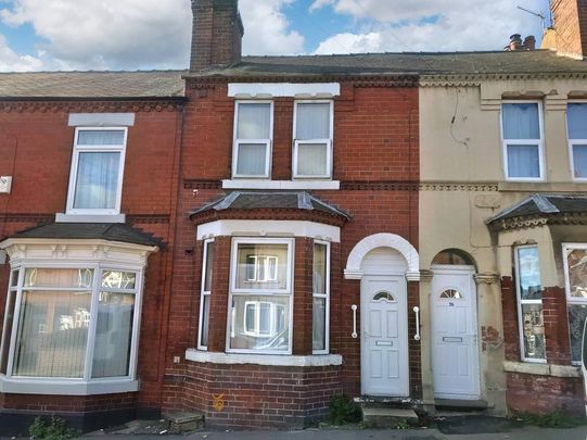 1 bedroom in a house share to rent - Photo 1