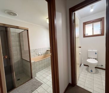 Charming Family Home - Photo 1