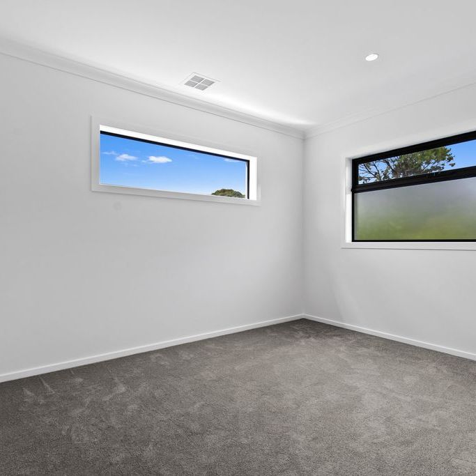 Brand New & Location Unbeatable OPEN FOR INSPECTION SATURDAY 8TH FEBRUARY 12:30PM - Photo 1