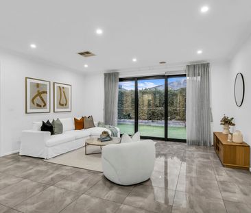 STYLISH, SPACIOUS & ENERGY-EFFICIENT FAMILY LIVING IN PRESTIGIOUS TRUGANINA! - Photo 2