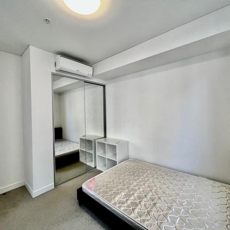 Stylish Fully Furnished 2-Bedroom Apartment with Parking in Wolli Creek - Photo 3