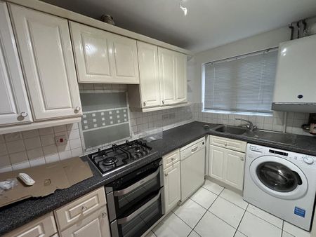 3 bedroom terraced house to rent - Photo 5