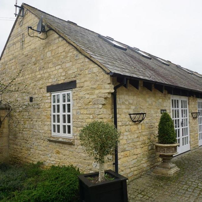 1 bedroom barn conversion to rent - Photo 1