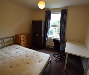 5 bedroom semi-detached house to rent - Photo 3