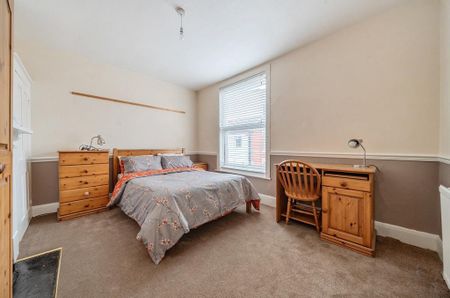 3 bedroom terraced house to rent - Photo 3