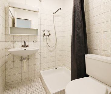 Gepflegtes, möbliertes Studio direkt Stauffacher - Foto 3