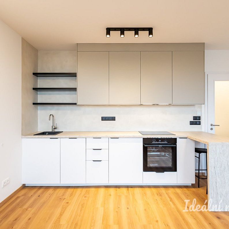 Pronájem bytu 1+kk 32 m² - Photo 1