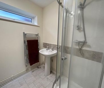 The Meadows, Guildford, Surrey, GU2 - Photo 6